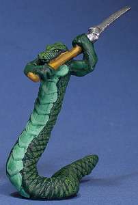 DEAL 1043 Lizardman carrying Spear 40mm tall Miniature Monster  
