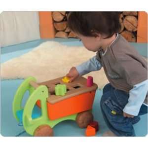  Classic Wood Toys   Pull Along Shape Sorting Truck Toys 