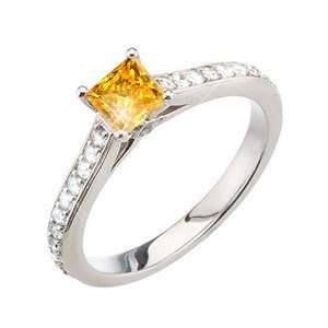  Stunning Princess Cut Engagement 18K Yellow Gold Ring with 