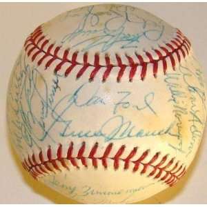Signed Rod Carew Ball   1977 Twins Team 29 Official   Autographed 
