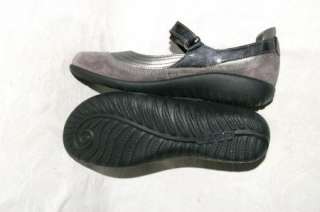 Naot Gray & Silver Suede Mary Jane Flats Womens 39 / 8  
