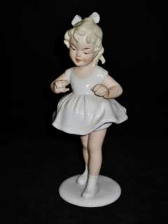 Wallendorf Figurine, Little Girl, Germany Vintage MINT  