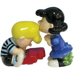  PEANUTS SNOOPY LUCY AND SCHROEDER SALT & PEPPER SHAKERS 