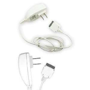 Apple iPod AC Travel Charger for iPod Nano, G5 Video, G4, G3 and Mini 