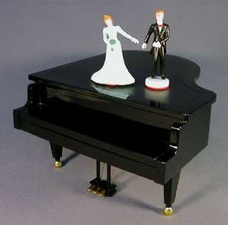   MUSIC BOX GRAND PLAYER PIANO WITH DANCING COUPLE ON TOP EVEN KEYS MOVE