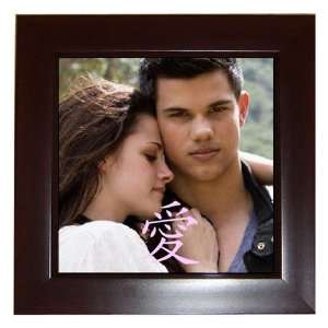  Twilight Love Jacob and Bella Collectible Framed Tile 