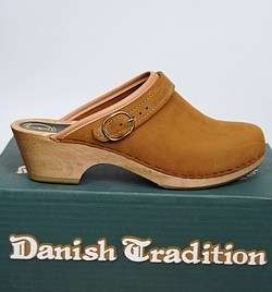 New Danish Tradition Clogs Strap Womens Shoes Tan 38  