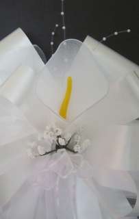This listing contains 1 set of 6 white nylon calla lily pew bows.