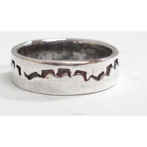 Squiggly Lines Silver Ring (Size 7)
