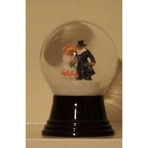  Bride and Groom Snow Globe 