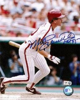 Mike Schmidt Hall of Fame 95 Autographed Baseball, 8 x 10 fielding