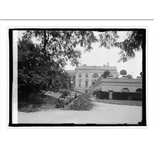  Historic Print (M) [Ditch digging at White House], 6/25 