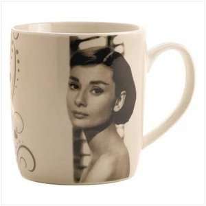  audrey hepburn Mug