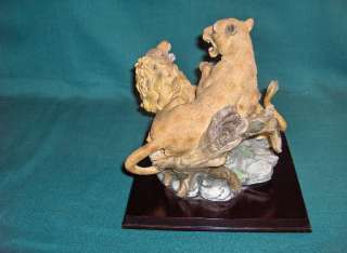   Capoli Figurine Lover Lion Sculpture Male & Female Lions NICE  