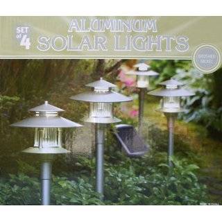 Daintily Garden Set of 4 Solar Cast Aluminum LED Landscaping Lights 