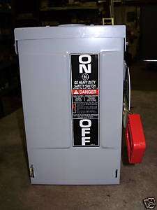 NEW GE HEAVY DUTY SAFETY SWITCH, 30 AMP, 3P, 240V, FUSIBLE RAINTIGHT 