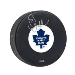Doug Gilmour Signed Hockey Puck Leafs Logo