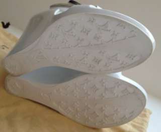 Louis Vuitton S/S 07 Cruise Collection Elektrochoc White Wedge Sandals 