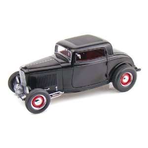  1932 Ford Three Window Coupe 1/18 Black Toys & Games