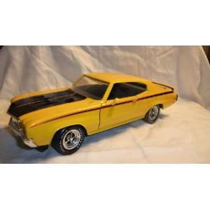  MUSCLE 1970 BUICK GSX DIE CAST MUSCLE CAR, YELLOW Toys & Games