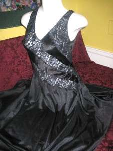 VINTAGE OLGA LACE Nightgown M L nice SWEEP Rare 92150 vtg Black 