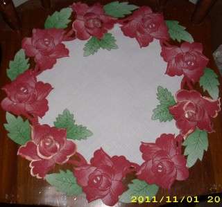 EMBROIDERED ROSES PLACEMAT DOILY RED CHRISTMAS HOLIDAY 15 ROUND 