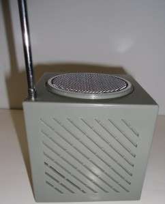 VINTAGE PARFUMS LAGERFELD NOVETY TRANSISTOR RADIO RARE  